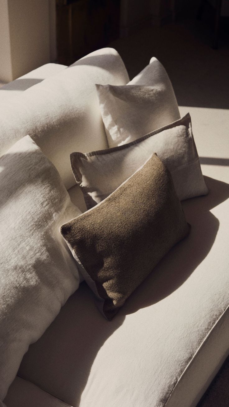 Relaxed interior with soft layered textiles